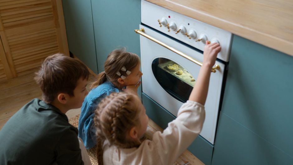Trucuri pentru a integra electrocasnicele în decor