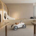 Aranjarea unui spațiu de joacă sigur în interior