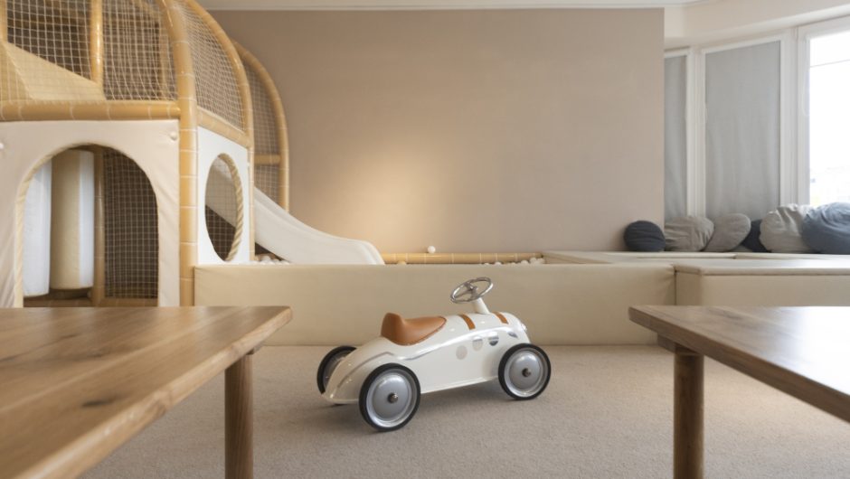 Aranjarea unui spațiu de joacă sigur în interior