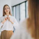 Cum să îți creezi un look casual-elegant fără efort