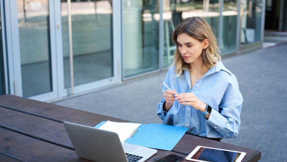 De ce un email prost scris îți poate costa un client mare